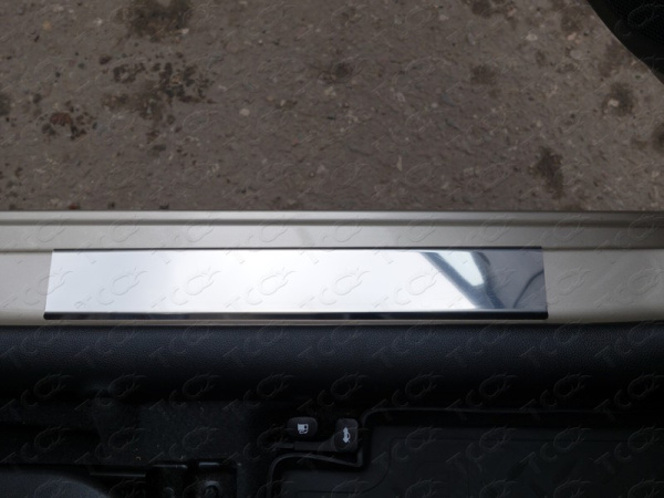 Kia Rio (11–14) Накладки на пороги (лист зеркальный)