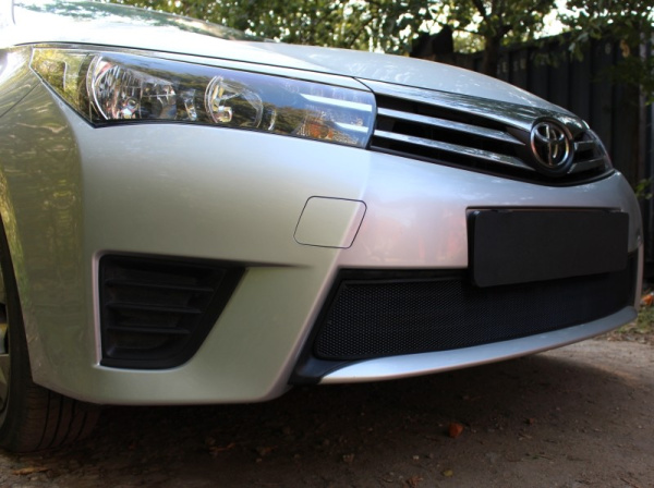 Toyota Corolla (13–15) Защита радиатора, чёрная