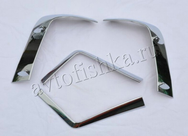 Toyota Land Cruiser 200 (15 – н.в.) хромированные накладки на задние фонари, комплект 4 шт.