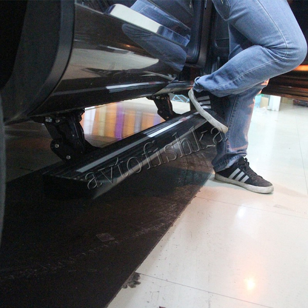 Volkswagen Touareg 2003-2010 штатные выезжающие электропороги автоматические