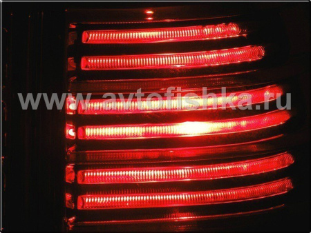 Toyota Land Cruiser 200 (08-) фонари задние красно-хромированные, дизайн Lexus LX570, комплект лев.+прав.