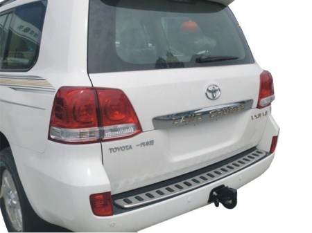 Toyota Land Cruiser 200 (08-) накладка заднего бампера из нержавеющей стали с резиновыми вставками