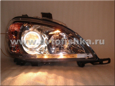 Mercedes ML W163 (98-05) фары передние линзовые хромированные, с нижней подсветкой, с мотором электрокорректора, комплект 2 шт.