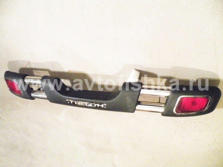 Mitsubishi L200 Triton (05-) бампер задний из нержавеющей стали, с пластиковыми окончаниями, фонарями рефлекторами, дизайн APOLO