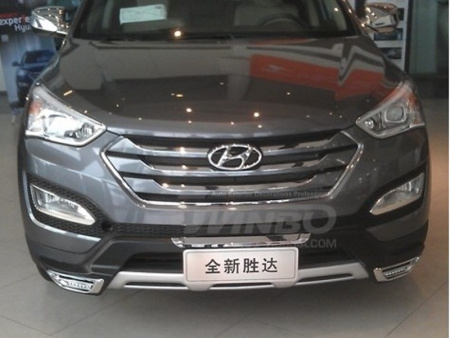 Hyundai Santa Fe (2012-) накладка переднего бампера с фарами DRL