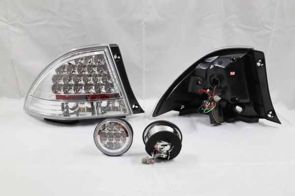 Toyota Altezza, Lexus IS200 XE10 (98-05) задние фонари хромированные светодиодные.