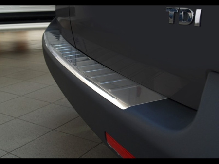 Volkswagen Transporter T5 (2003-) накладка на задний бампер из полированной нержавеющей стали