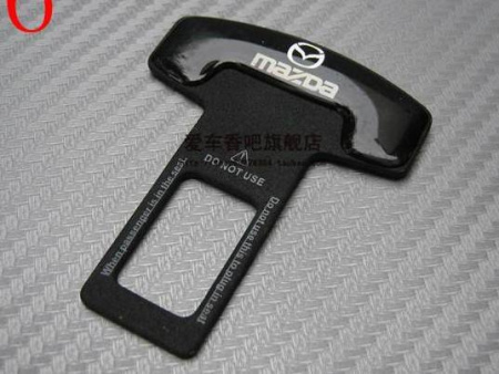 Вставка в замок ремня безопасности с логотипом Mazda, лакированная