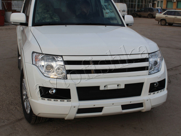 Mitsubishi Pajero 4 (06 – 15) бампер передний Broomer Design (в сборе)