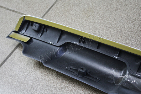 Toyota Land Cruiser Prado 150 (10-17) накладка на задний бампер (нижняя часть), белый перламутр