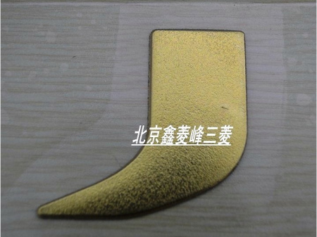 Наклейка Pajero на капот, буквы позолоченные металлизированные.