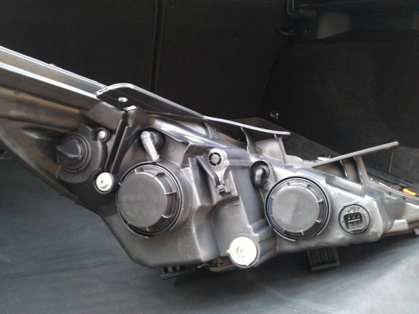 Hyundai Sonata (10-) передние линзовые фары со светящимися ободками, под корректор, тюнинг, комплект 2 шт.