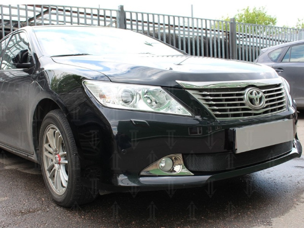 Toyota Camry (12–14) Защита радиатора Optimal, чёрная