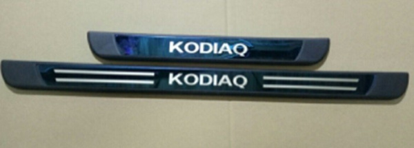 Skoda Kodiaq (16–) Накладки на дверные пороги