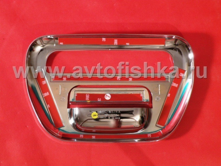 Mitsubishi L200 Triton накладка на заднюю бортовую дверь хромированная.