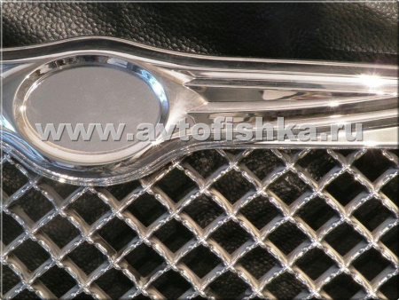 Chrysler 300C (04-09) радиаторная хромированная пластиковая решетка в стиле "Bentley".