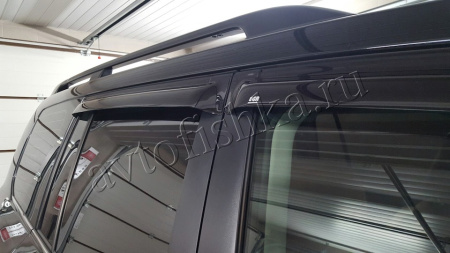 Toyota Land Cruiser (07–/12–/15–) Дефлекторы на двери