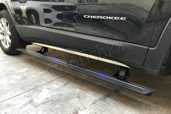 Jeep Cherokee (16-) штатные выезжающие электропороги автоматические