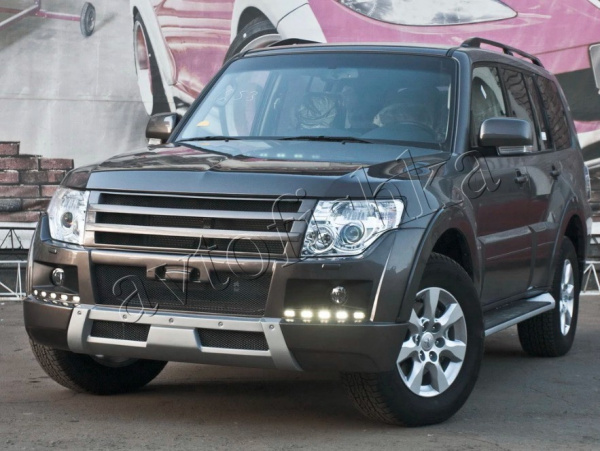 Mitsubishi Pajero 4 (06 – 15) бампер передний Broomer Design (в сборе)