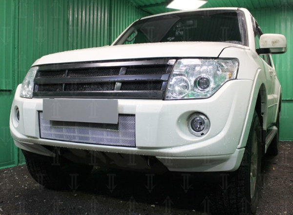 Mitsubishi Pajero (11–14) Защита радиатора, хром