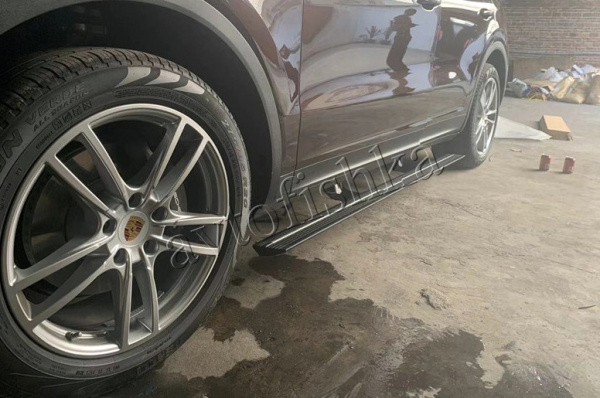 Cayenne S Turbo Coupe (18-) штатные выезжающие электропороги автоматические