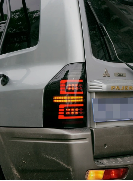 Mitsubishi Pajero 3 (1999-2006) фонари задние светодиодные LED стоп-сигналы тонированные