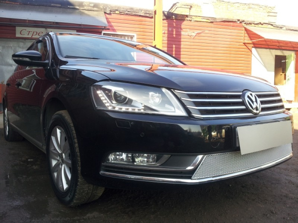 Volkswagen Passat (11–) Защита радиатора Premium, хром