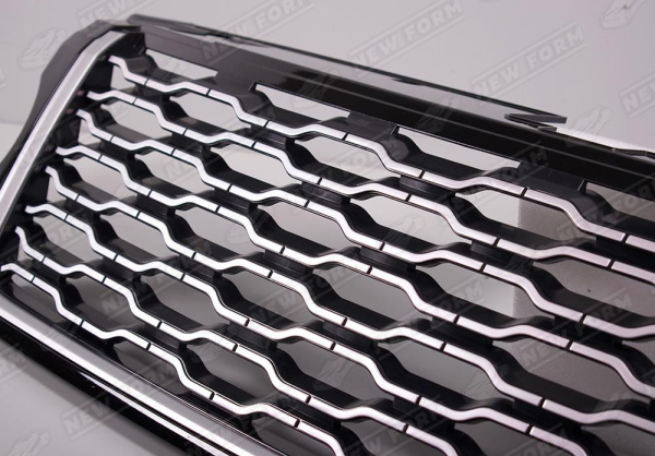 Land Rover Range Rover 4 поколение 2012 - 2017 Решетка радиатора стиль 2018 серебряная