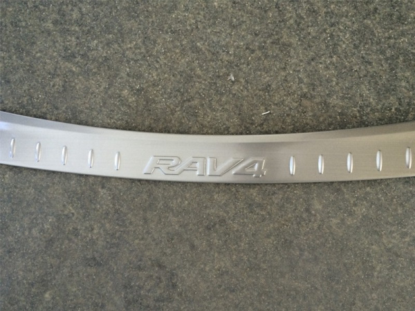 Toyota RAV4 (13–14) Накладка на задний бампер, нерж.