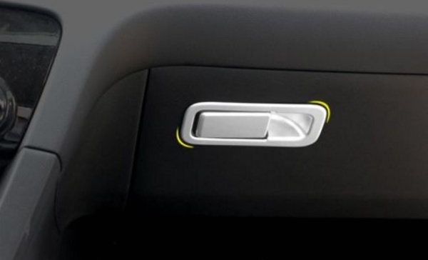 Kia Sportage (16–) Накладка на ручку перчаточного ящика (без замка)