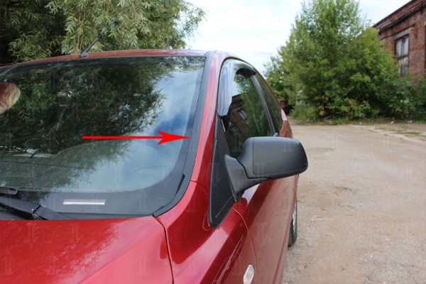 Ford Focus (05–/08–) Дефлектор лобового стекла