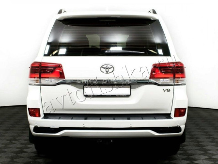 Toyota Land Cruiser (15–) Комплект накладок переднего и заднего бамперов EXECUTIVE. Цвет: белый перламутр