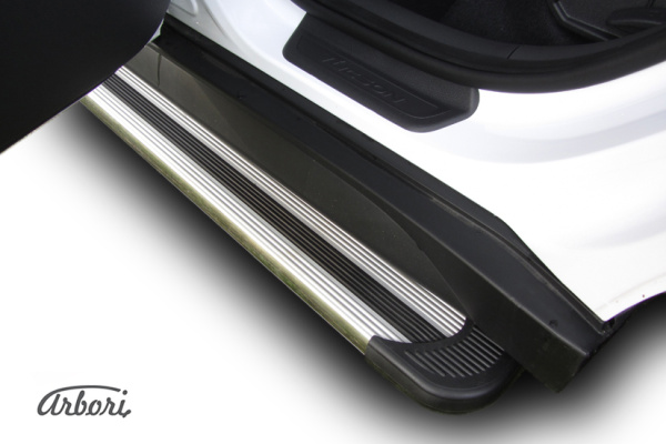 Комплект защиты штатных порогов алюминиевый профиль Arbori "Luxe Silver" 1700 серебристая Hyundai Tucson 4WD 2015-
