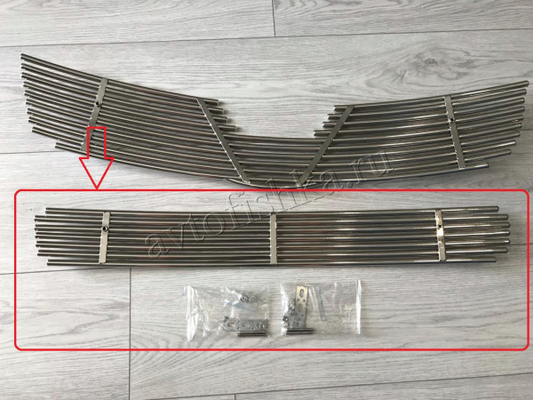 Toyota Avensis (06-09) накладка на решетку переднего бампера из нержавеющей стали.