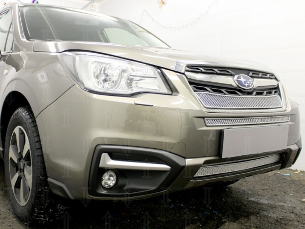 Subaru Forester (16–) Защита радиатора Premium, хром, верх