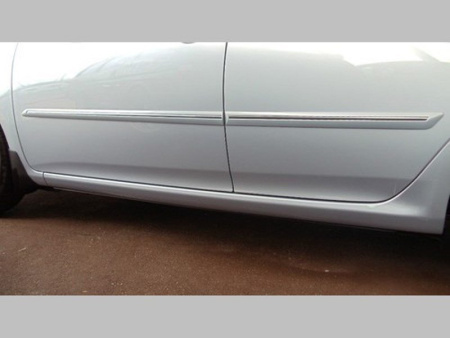 Toyota Corolla (2006-2013) молдинги на двери боковые с хромированными вставками, серебристые, комплект 4 шт.