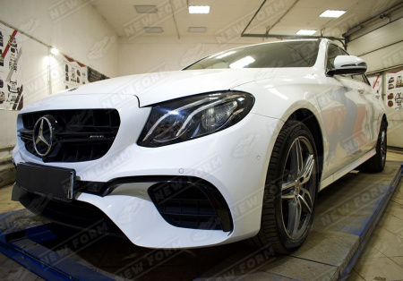 Mercedes-Benz E-Klasse C238 2016 - 2020 Бампер передний 6.3S AMG черный