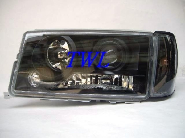 Mercedes W201 190E 190D (82-93) фары передние линзовые черные, комплект 2 шт.