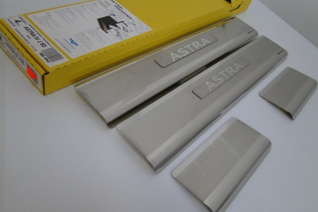 Opel Astra J (10-) 5 дверн. накладки на внутренние пороги, к-кт 4шт.