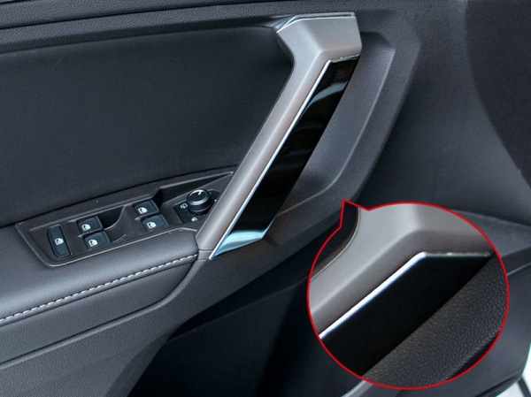 Volkswagen Tiguan (17–) Накладки на внутренние ручки передних дверей, 4 части, чёрный цвет