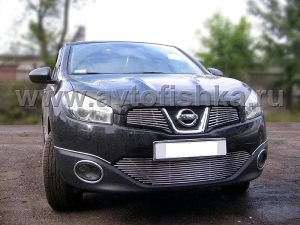Nissan Qashqai (10-) накладка на решетку радиатора