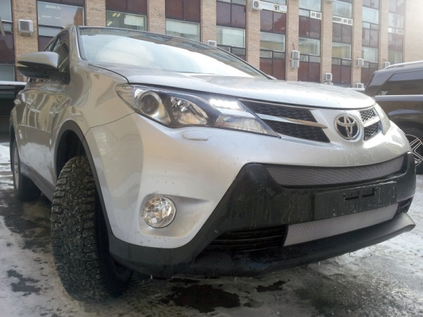 Toyota RAV4 (13–14) Защита радиатора, хром, низ (Стандарт)