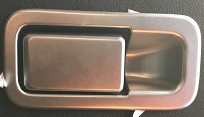 Kia Sportage (16–) Накладка на ручку перчаточного ящика (без замка)