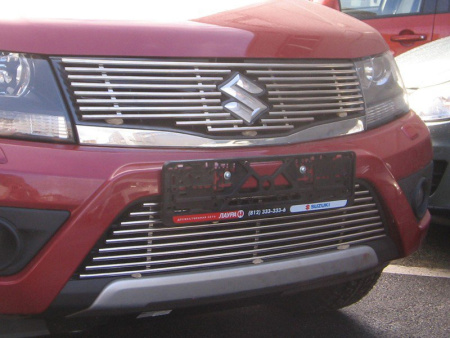 Suzuki Grand Vitara (12-) накладка на решетку бампера