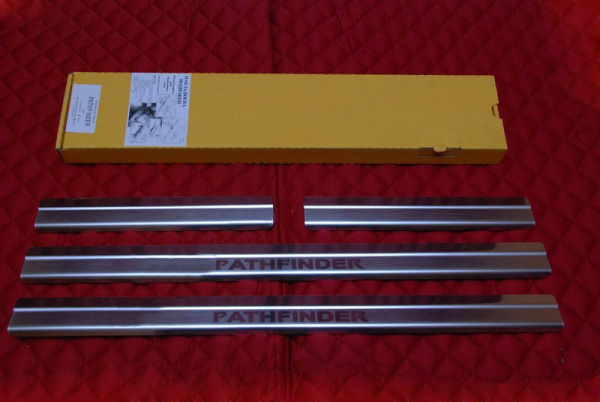 Накладки на внутренние пороги с надписью, нерж. сталь, 4 шт. Alu-Frost 08-0807 для NISSAN Pathfinder