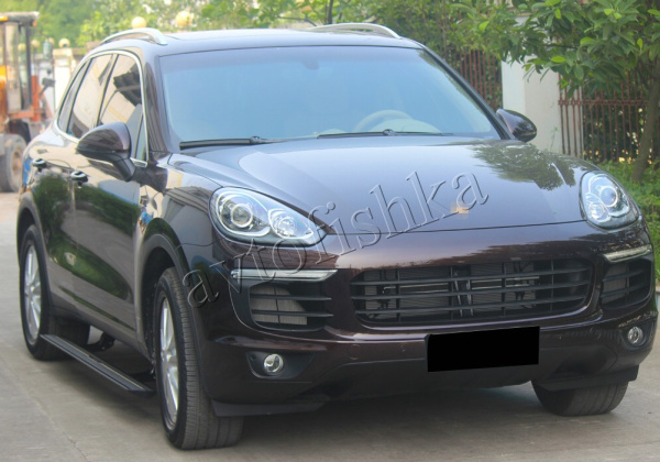 Cayenne S Coupe Turbo 2011-2017 штатные выезжающие электропороги автоматические