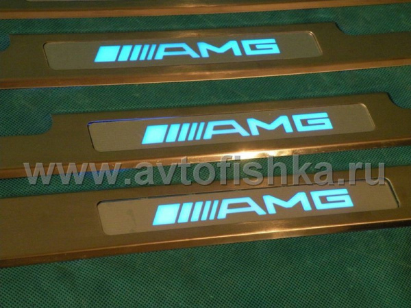 Mercedes G-class W460, W463 декоративные накладки порогов дверных проемов со светящейся надписью AMG, нержавеющая сталь, комплект 4 шт.