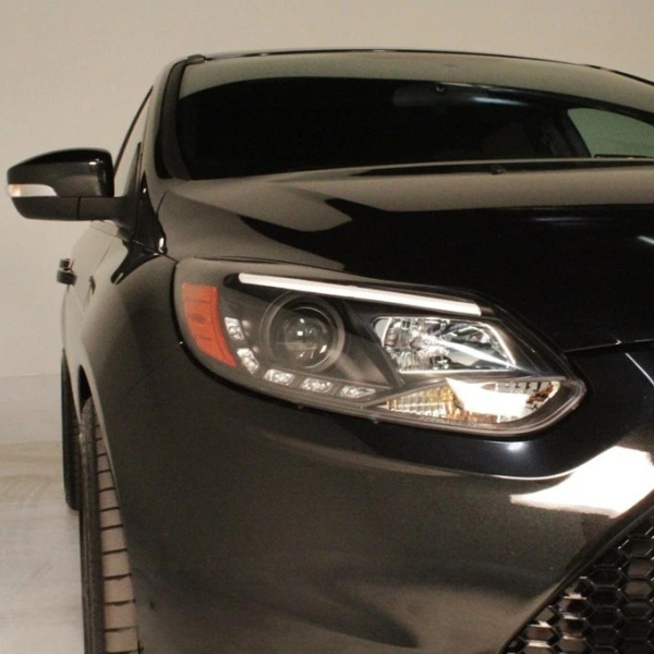 Ford Focus 3 (12-13) фары передние черные линзовые, ДХО подсветкой
