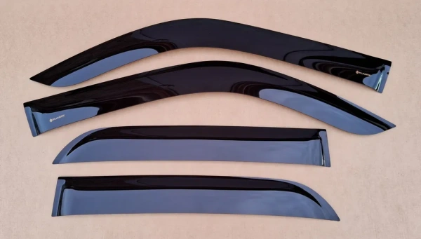 Toyota Hilux (06–/09–/12–) Дефлекторы (ветровики) боковых окон