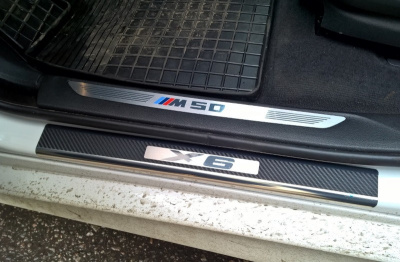 Накладки на внутренние пороги с надписью, нерж. сталь+карбон, 4 шт. Alu-Frost 29-1504 для BMW X6